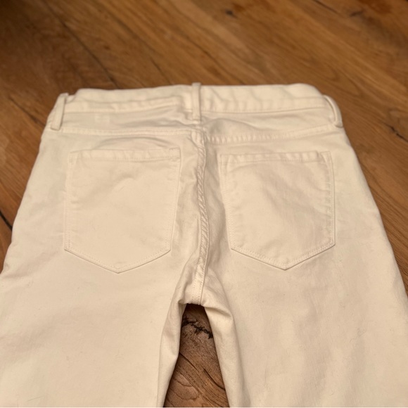 Banana Republic. Size 25. NWOT. White, girlfriend cut fold up, raw hem jeans. - Picture 5 of 8